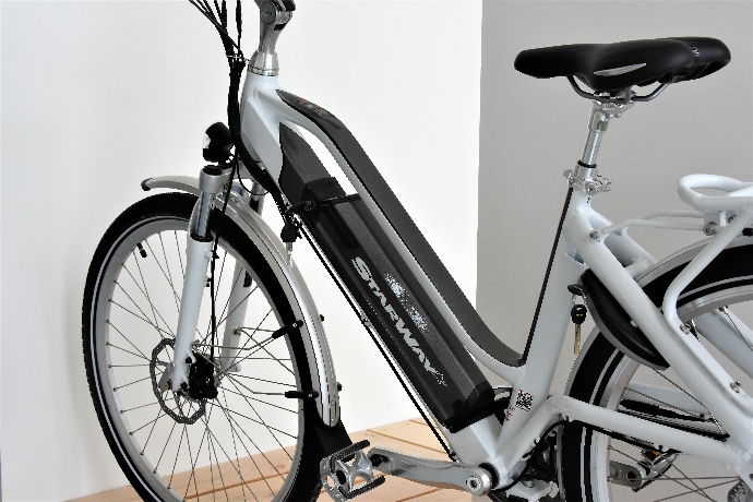 velo_electrique_starway_touring_blanc_argent_deauville