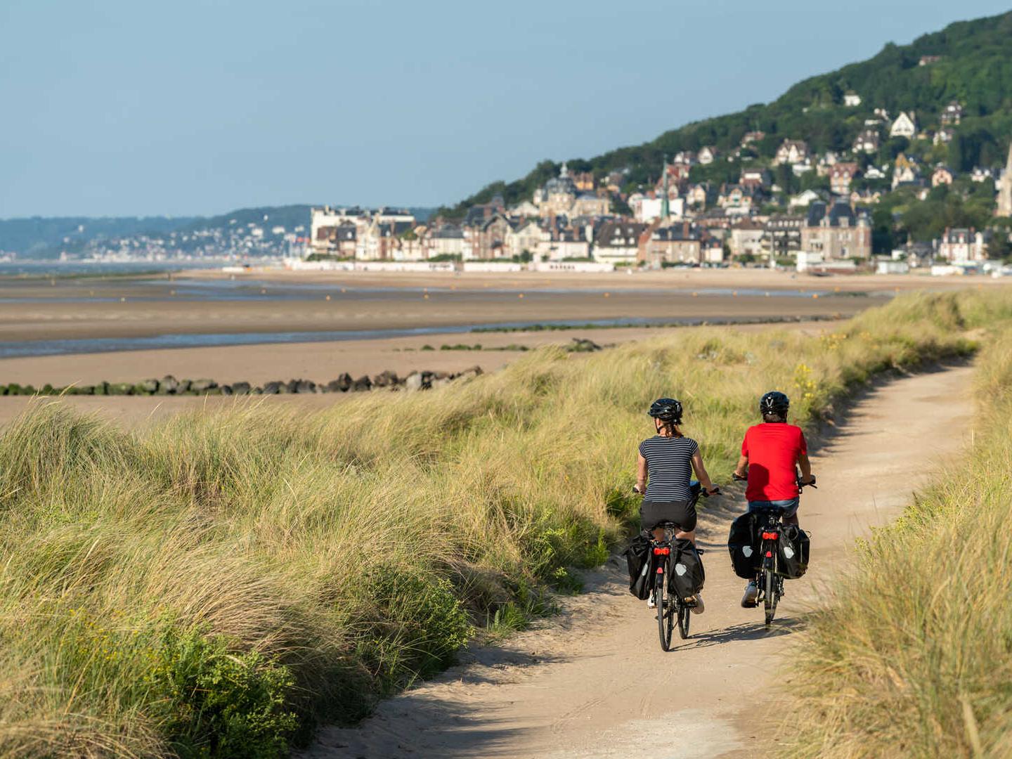 Cabourg_plage_à_vélo_electrique_normandie