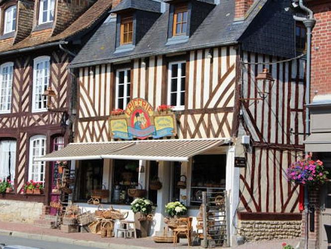 Beuvron_en_Auge_Calvados_a_velo_electrique_deauville