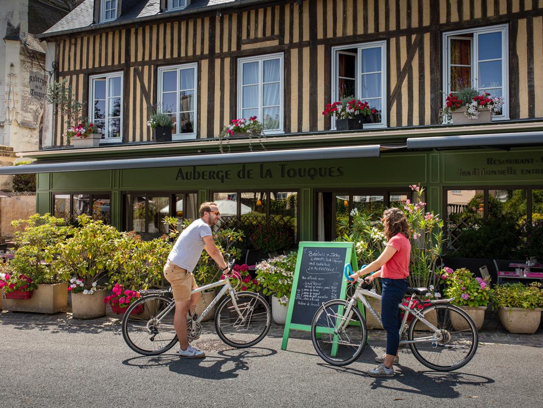 villages_de_charme_à_vélo_electrique_Normandie_deauville