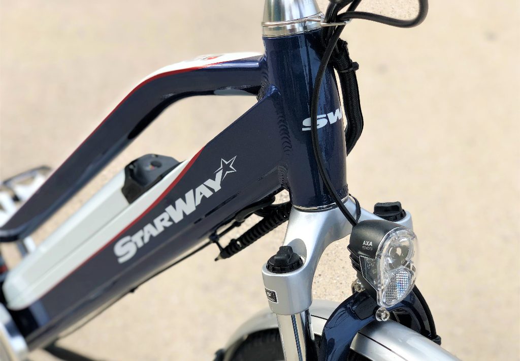 starway_touring_bleu_blanc_jean_connait_un_rayon_deauville_velo_electrique