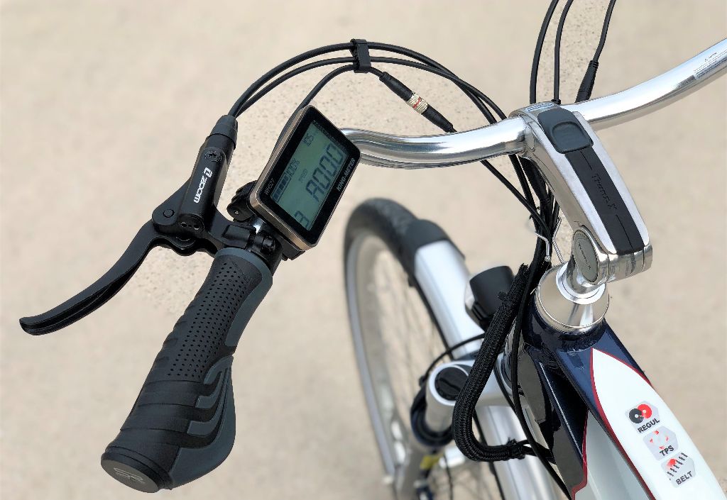 starway_touring_bleu_blanc_jean_connait_un_rayon_deauville_velo_electrique