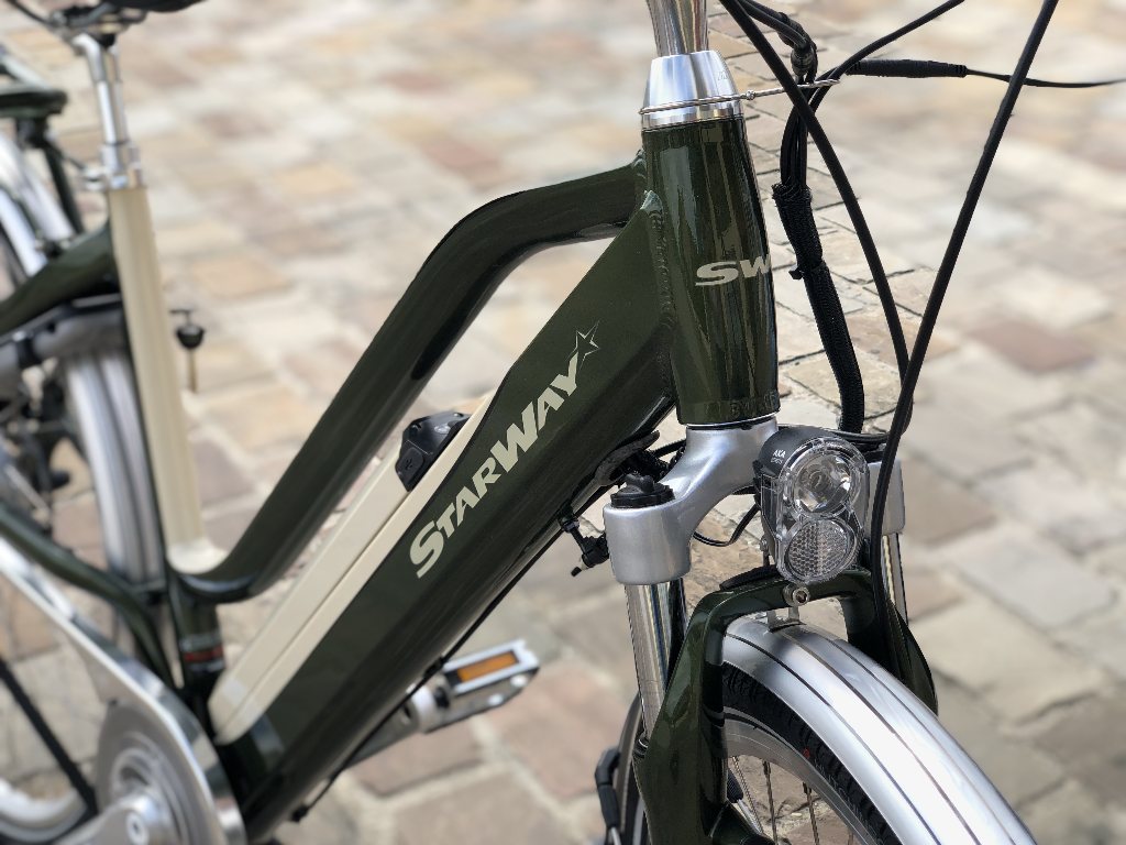 velo_electrique_touring_vert_vanille_starway